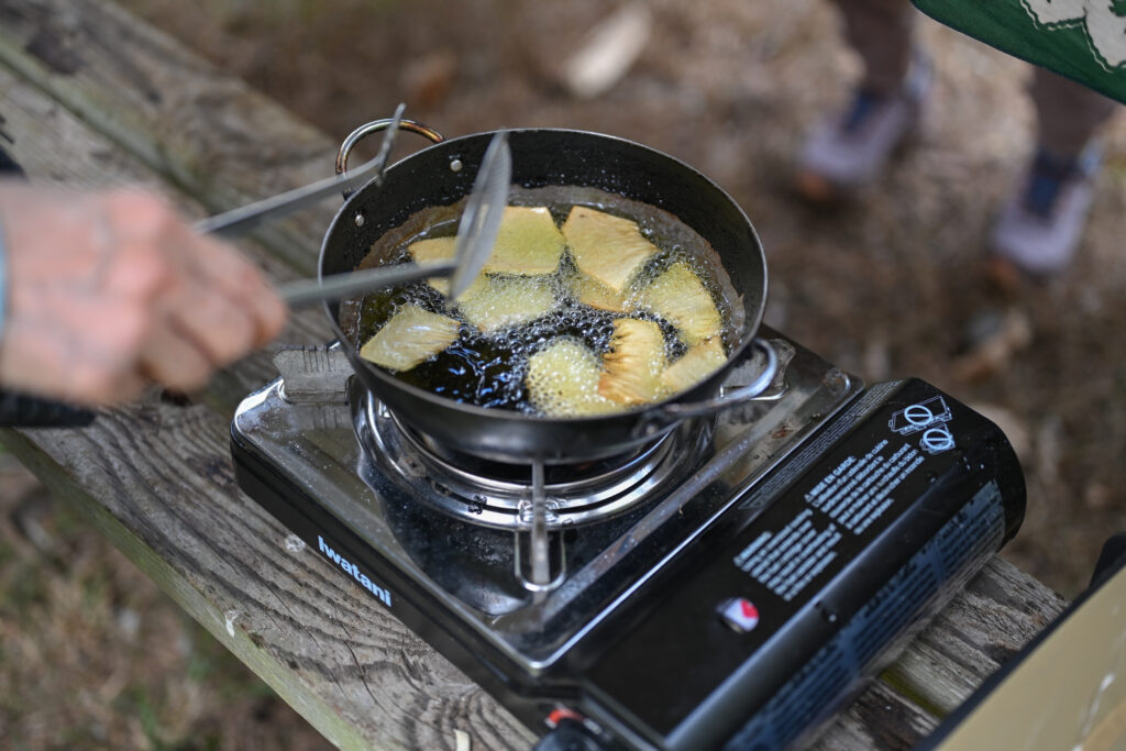 Cooking ulu chips