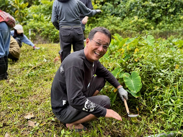 First experience in weeding at taro field